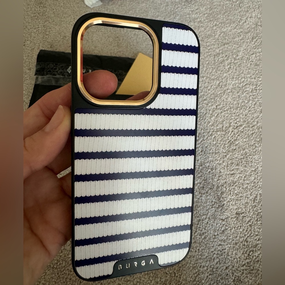 BURGA 💫 BRAND NEW 💫 IPhone 15 Pro Case ELITE MAGSAFE